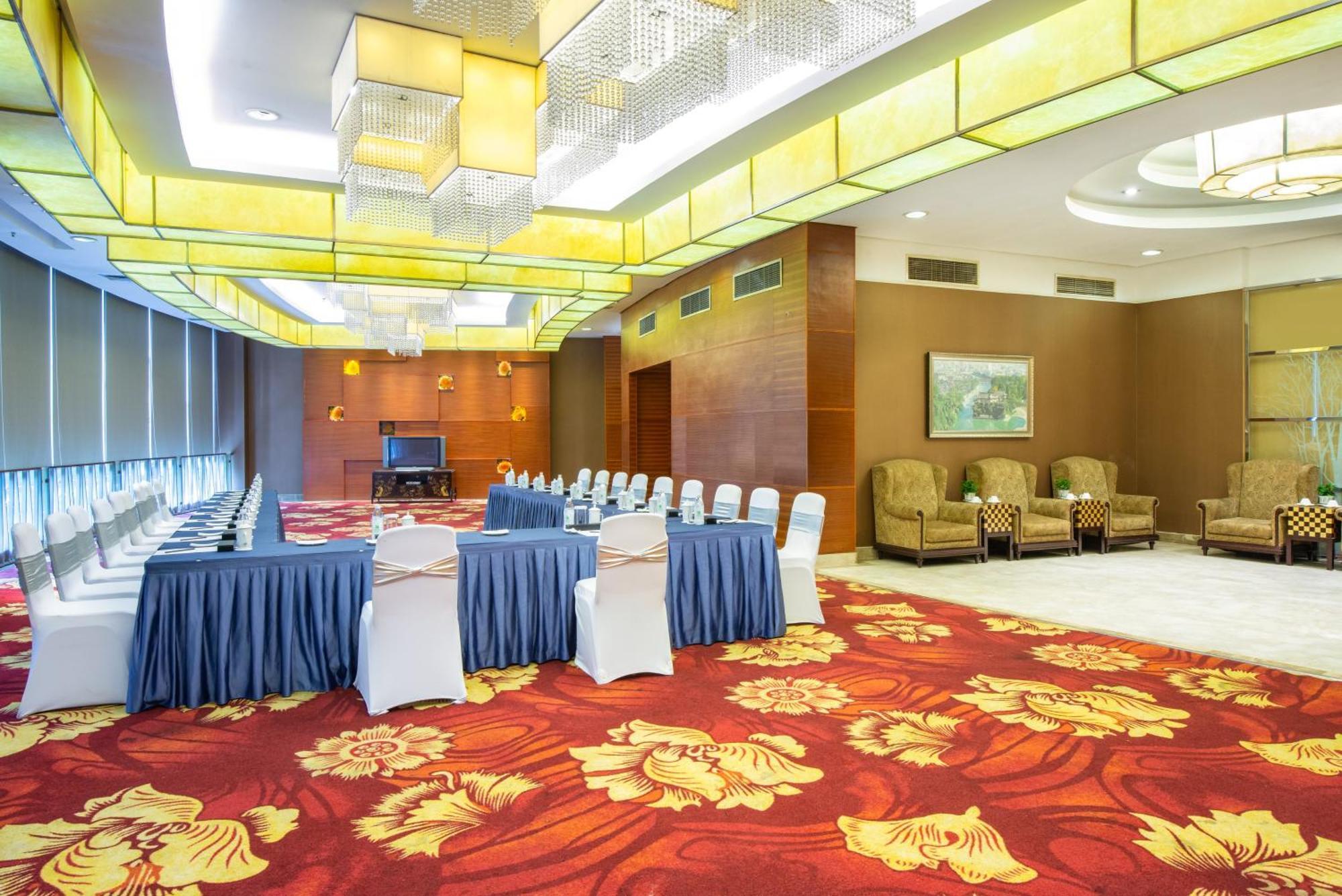 Holiday Inn Chengdu Century City-Westtower מראה חיצוני תמונה